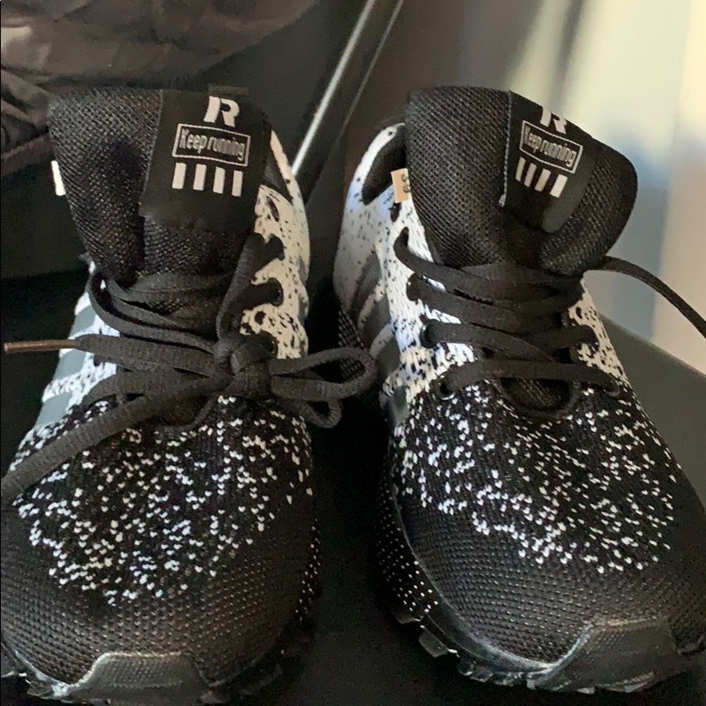 “Keep running” running shoes